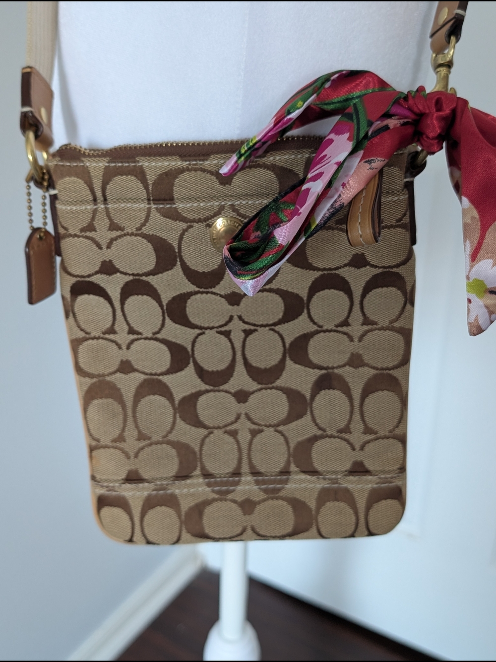 Coach Logo Vintage Crossbody in Signature Brown Canvas (J0632-10250)